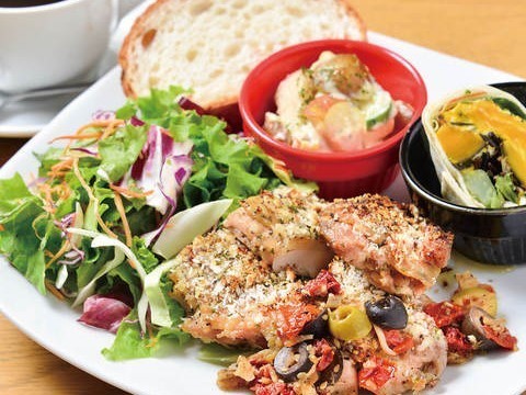 Bougnat Bougnat CAFE & BISTROT ~ブーニャ ブーニャ~の【5,400円 ボリューム重視♪】全7品、2時間飲み放題、無料ゲーム付プラン