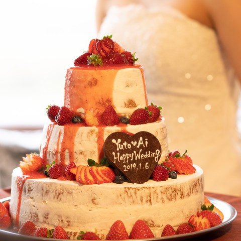 鴨川を眺めるウエディング SMILE GARDENの料理・施設等のイメージ画像6-人気のカラードリップケーキ