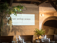 FUN SPACE DINER 【ファン・スペース・ダイナ―】～なんば～のお得な衣装販売-音響、映像設備完備