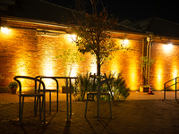 リンシエメ【L’INSIEME -CAFE&BREAD-】のレイアウト・会場-海沿いテラスは歓談スペースに