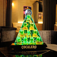 DINING BAR LIBERTYのオプショングッズ-緑に光るショットピラミッド！サプライズ演出に大人気