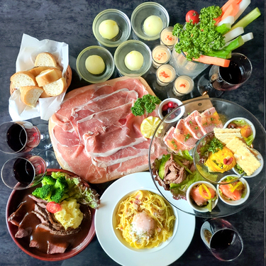 BeeRUSH ミナミ店の【秋の貸切5,000円コース】2H飲放/料理10品/前菜からデザートまで充実の人気コース♪