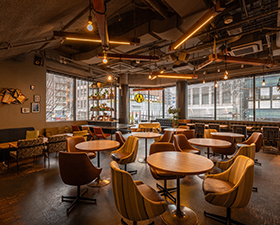 WIRED CAFE 梅田 NU chayamachi店のフロア1のメイン画像