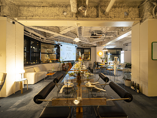 302roomの会場内イメージ1枚目