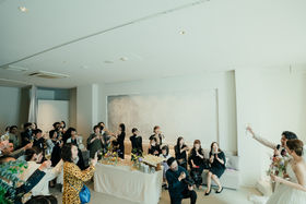 Apartment2c Weddingのわたしたちの魅力-自然光あふれるホワイエ