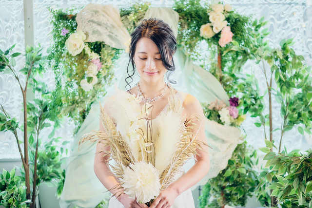 K style Banquet（旧ウェディングホール名駅）の会場内イメージ2枚目-お洒落感満載！ゆったりソファーの高砂席