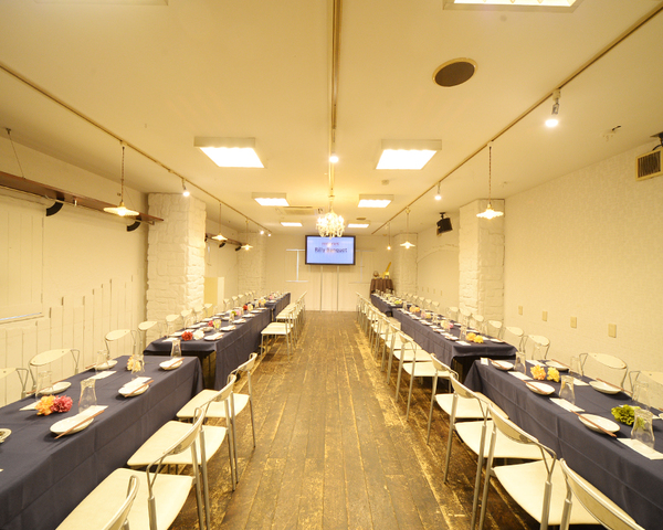 Rilly Banquet 貸切ウエディング会場の会場内イメージ5枚目-ラグジュアリーな雰囲気満載！