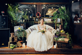 ALLY’S Italian Bar＆Cafe～アリーズ～のフロア1のメイン画像-クラシカルな雰囲気が魅力のフロアを貸し切ってパーティー！