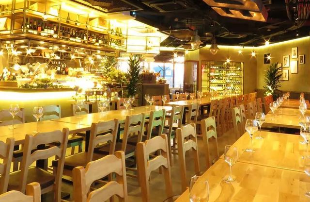 ELLE HALL Dining 名古屋駅西口店の会場内イメージ8枚目