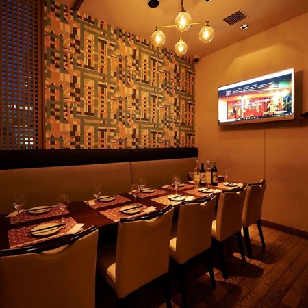 TOMBOY 赤坂店の非日常な空間のメイン画像