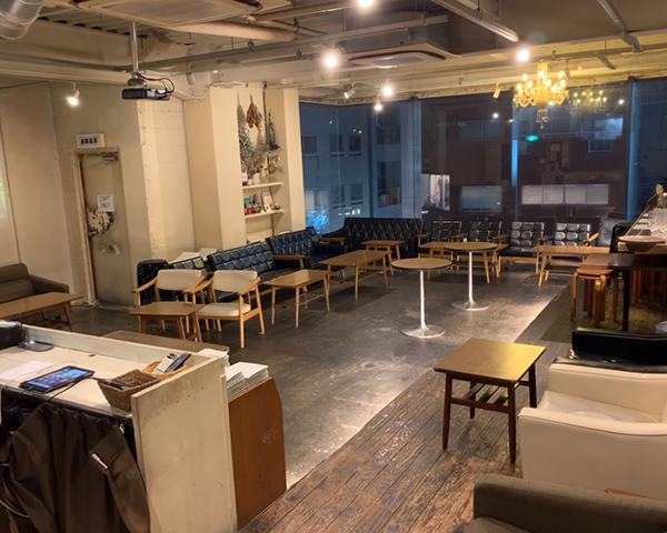 cafe＆bar natural stance ナチュラルスタンスの会場内イメージ1枚目