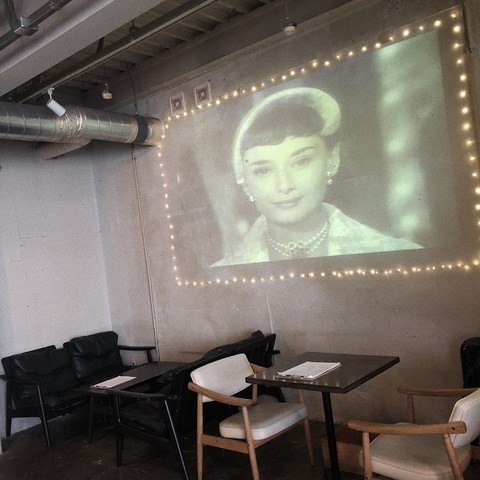 cafe＆bar natural stance ナチュラルスタンスの会場内イメージ3枚目